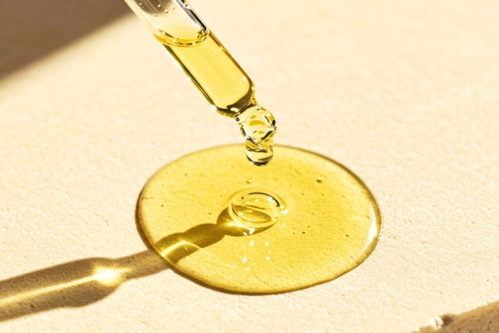 Blogbeitrag, Duftprofil Rosengeranie, Öltropfen, smellapies